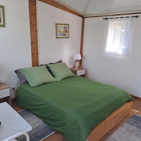 Chambre Basilic 2P, 2 Nuits Max, Dans Petit Chalet 6Km Du Festival De Piano De La Roque D'Antheron Rognes Exterior foto