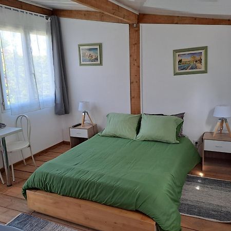 Chambre Basilic 2P, 2 Nuits Max, Dans Petit Chalet 6Km Du Festival De Piano De La Roque D'Antheron Rognes Exterior foto